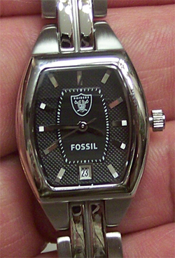 Oakland Raiders Fossil Womens Watch Three Hand Date Cushion NFL1198
